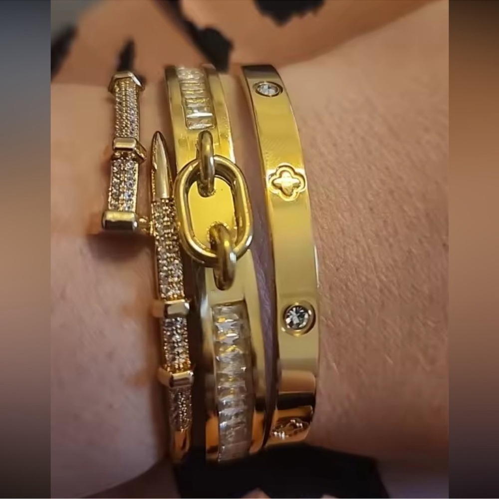 Just Un Clou Nail Gold Crystal Elegant Bracelet - Picture 5 of 7